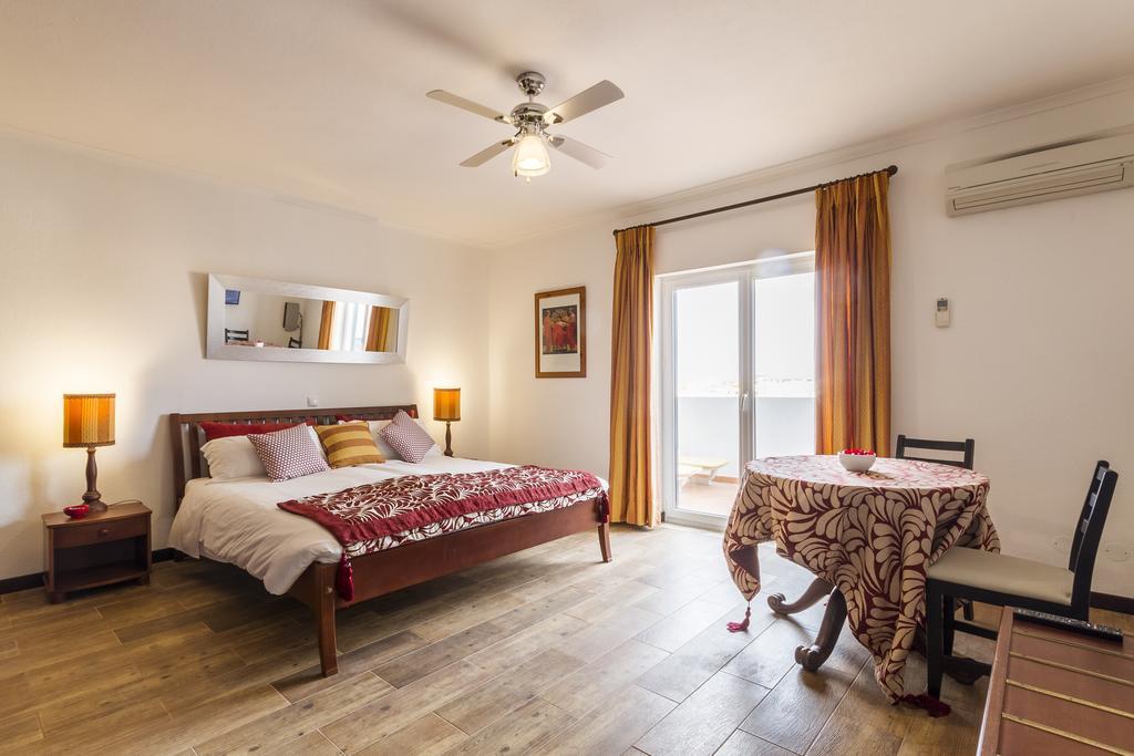 Hotel Holiday Lagos Exterior foto